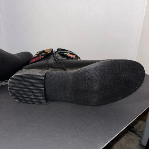 Just Fab Sheba Floral embroidered ankle boots new - Picture 6 of 8